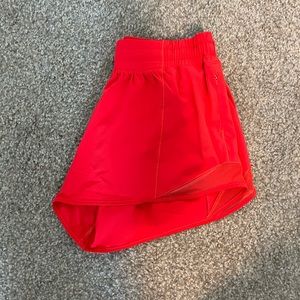 Lululemon Hotty Hot shorts LR - Carnation Red - Size 6